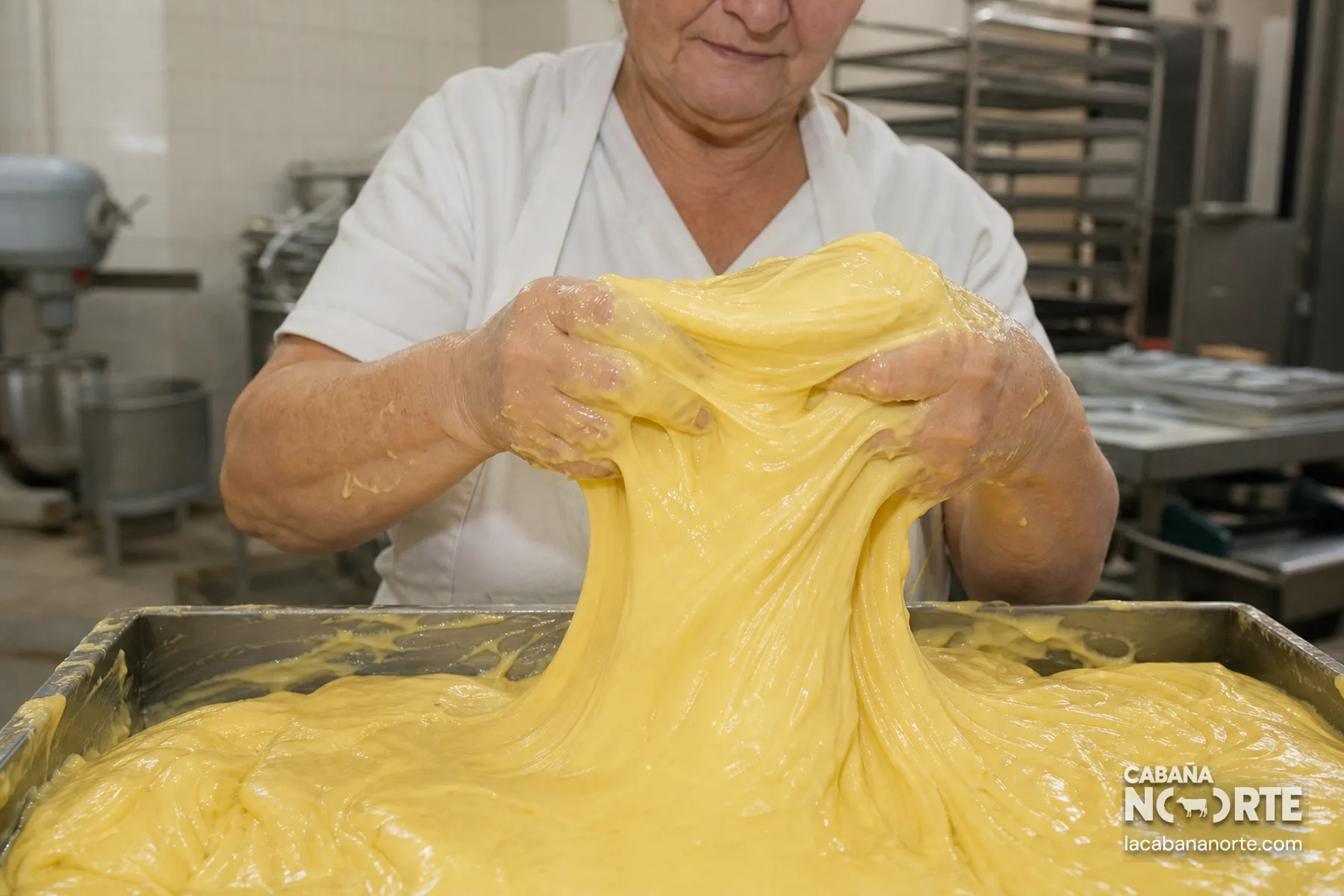 Elaboración artesana de masa de sobao pasiego