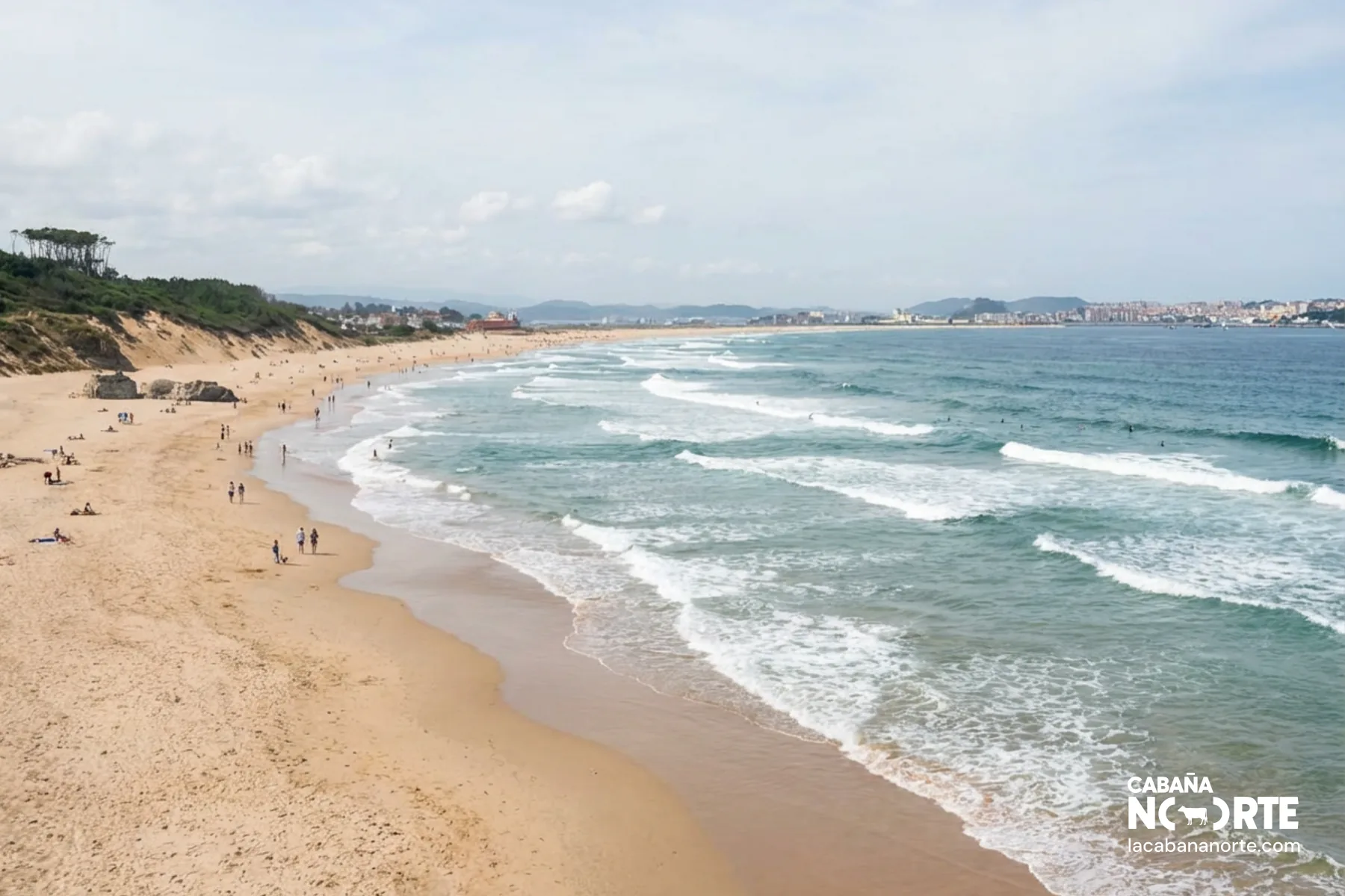 Playa de Loredo, dunas y horizonte amplio en Cantabria